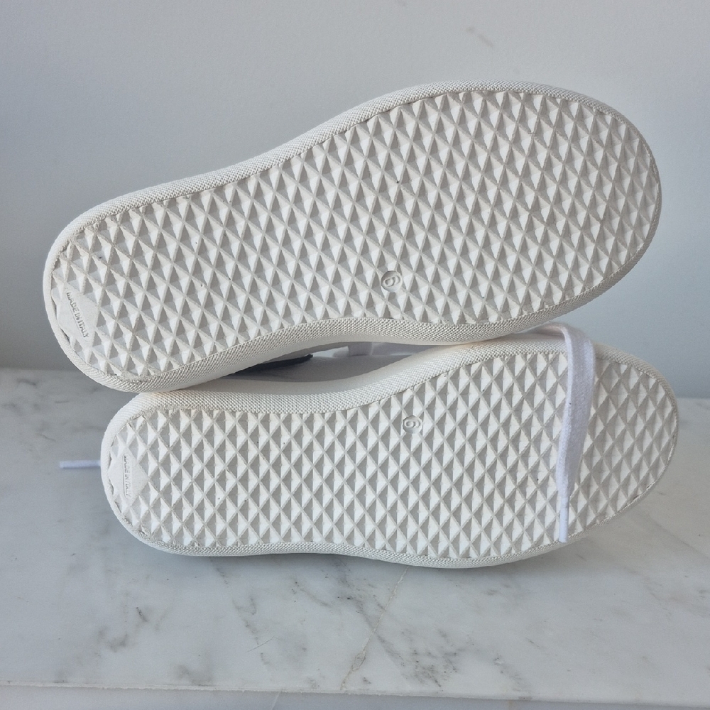 Mario Valentino White and Black Sneakers. Size 6 - Picture 8 of 9